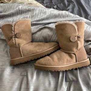 Ugg Bailey Button